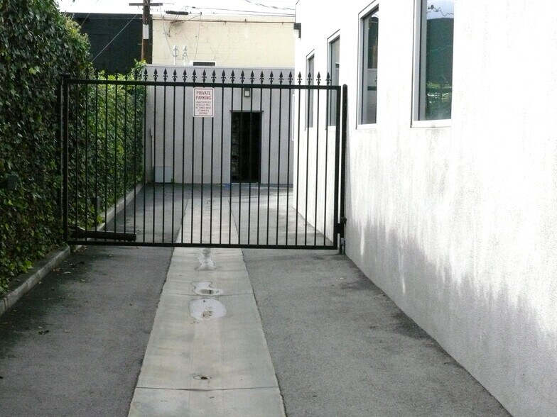 More Photos Of 719 N Victory Blvd, Burbank Office For Lease