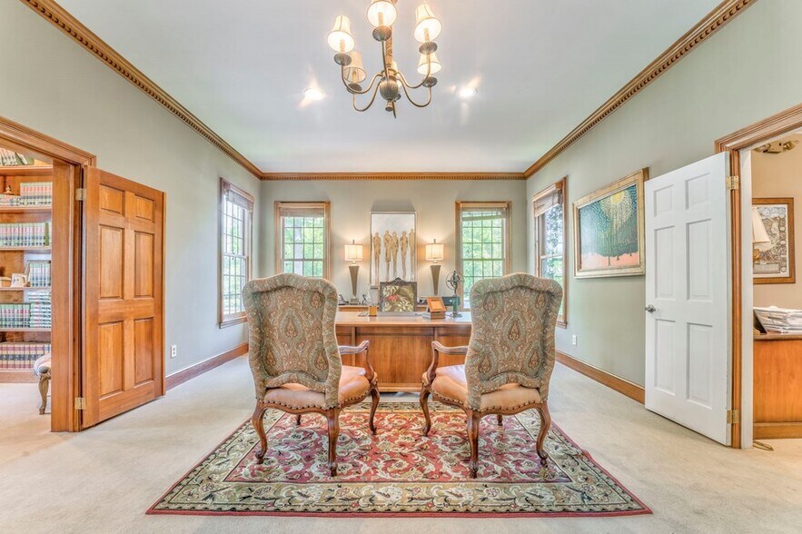 More Photos Of 417 Court St, Calhoun Office For Sale