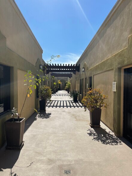 More Photos Of 2615 190th St, Redondo Beach Office For Lease