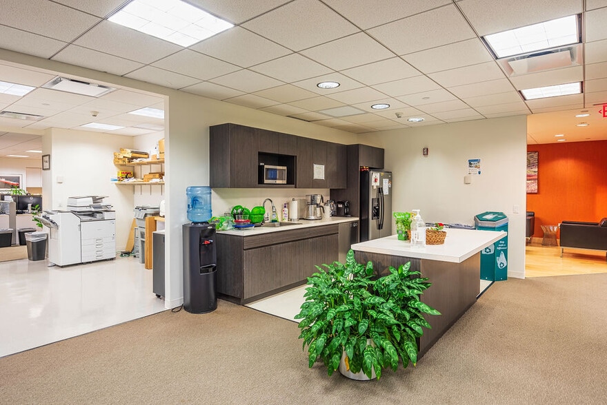 More Photos Of 1 N Lexington Ave, White Plains Office For Lease