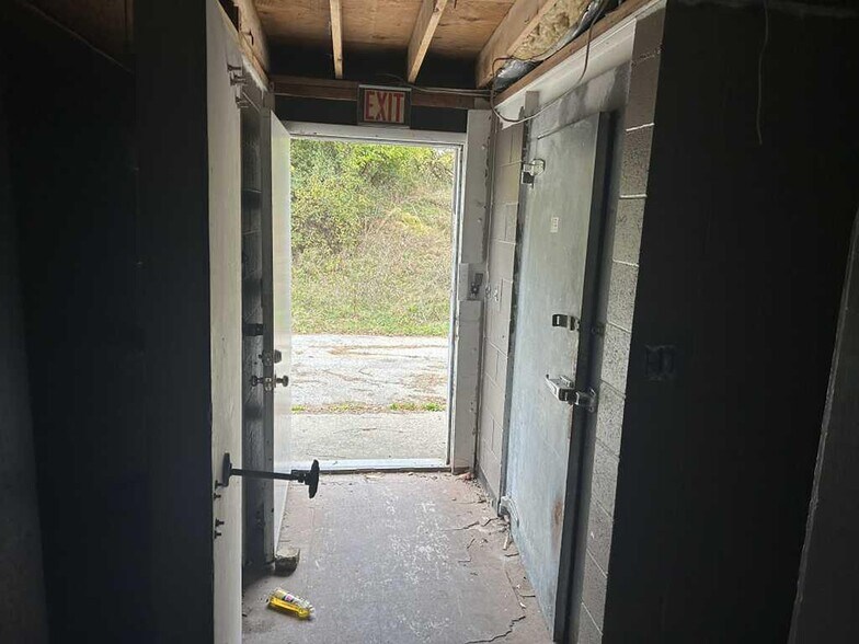 More Photos Of 2598 Oceana Dr, Shelby Restaurant For Sale