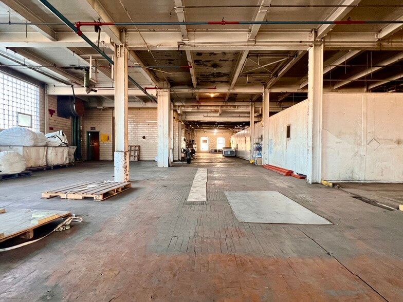 More Photos Of 1700 Island Ave, Pittsburgh Warehouse For Lease