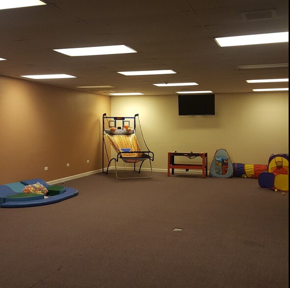 More Photos Of 25 E 16th St, Chicago Heights Loft Creative Space For Sale