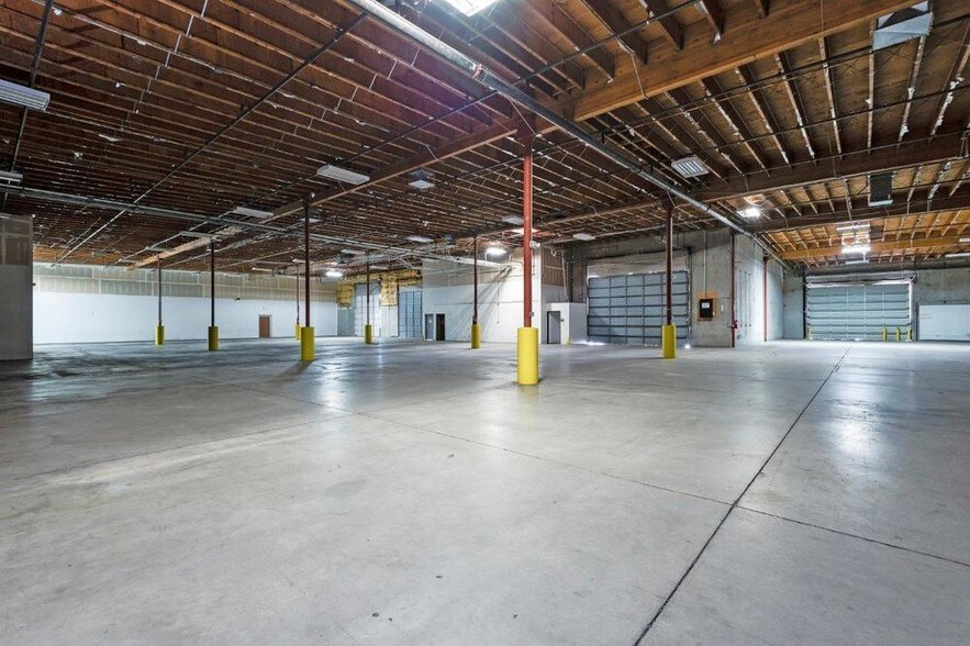 More Photos Of 777 E MacArthur Cir, Tucson Distribution For Lease