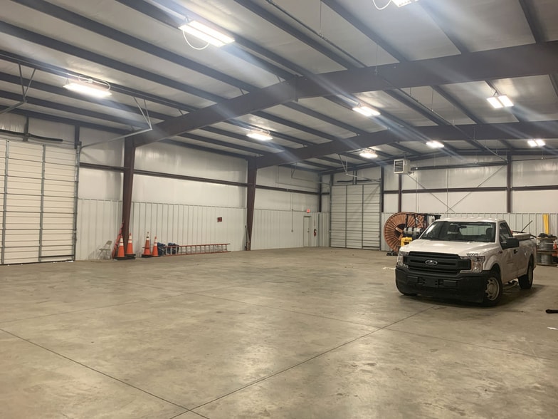 More Photos Of 2616 S Ann Arbor Ave, Oklahoma City Warehouse For Lease