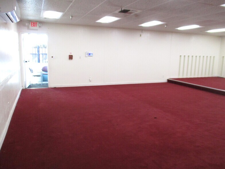 More Photos Of 9900-9904 S Central Ave, Los Angeles Schools For Lease