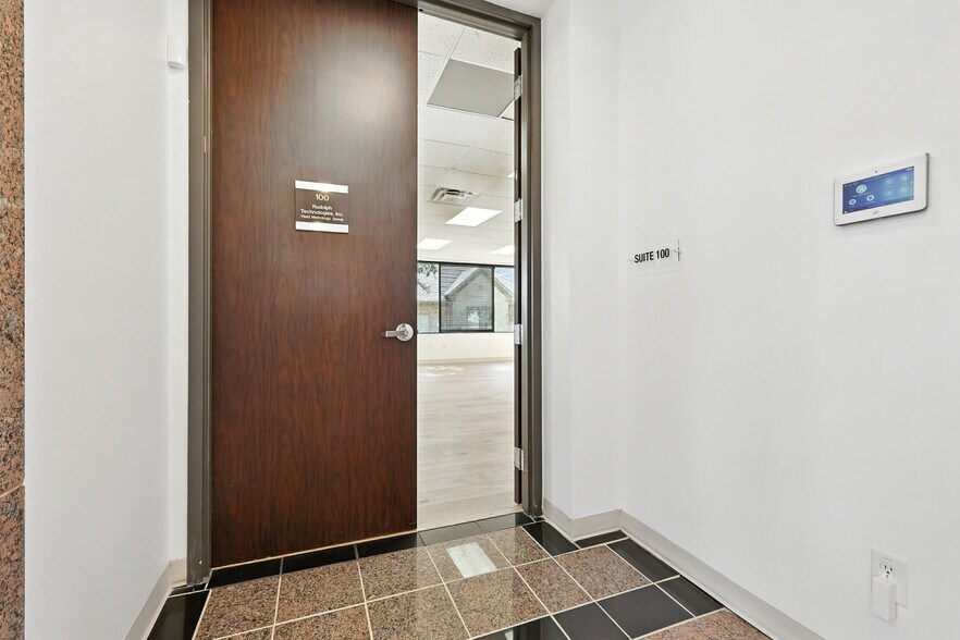 More Photos Of 1100 W Campbell Rd, Richardson Office For Sale