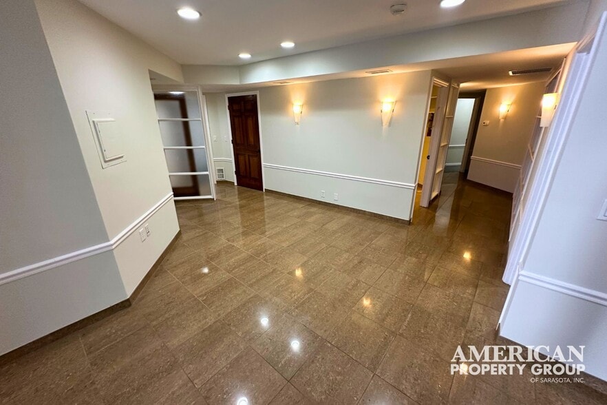 More Photos Of 1266 1st St, Sarasota Medical For Lease