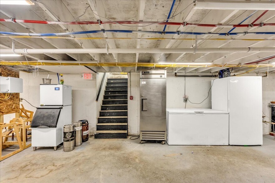 More Photos Of 357 W Main St, Searsport Freestanding For Sale