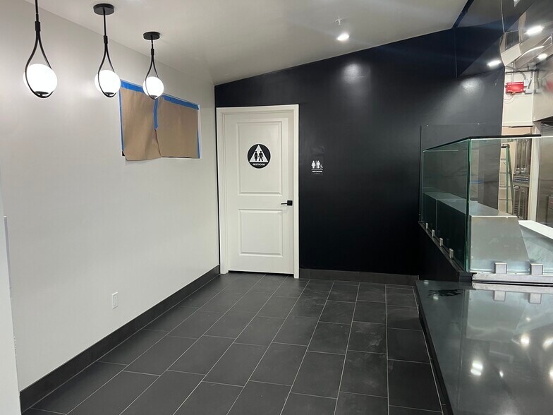 More Photos Of 814 N Kenilworth Ave, Glendale Freestanding For Lease