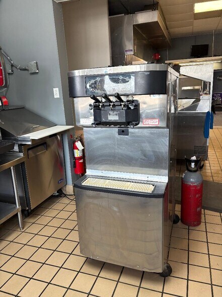 More Photos Of 228 W Broad St, Chesaning Restaurant For Sale