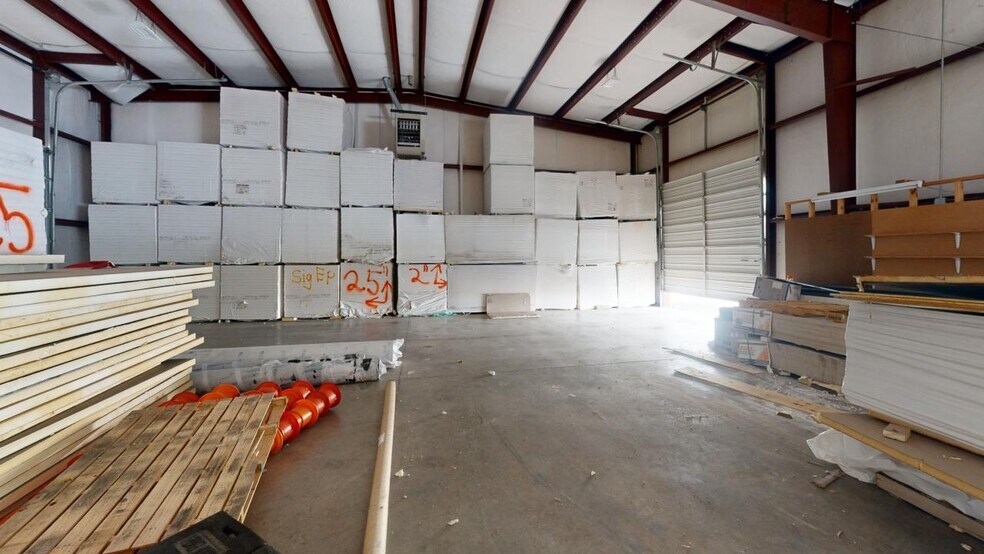More Photos Of 1174 W Sunchase Ct, Fayetteville Warehouse For Lease