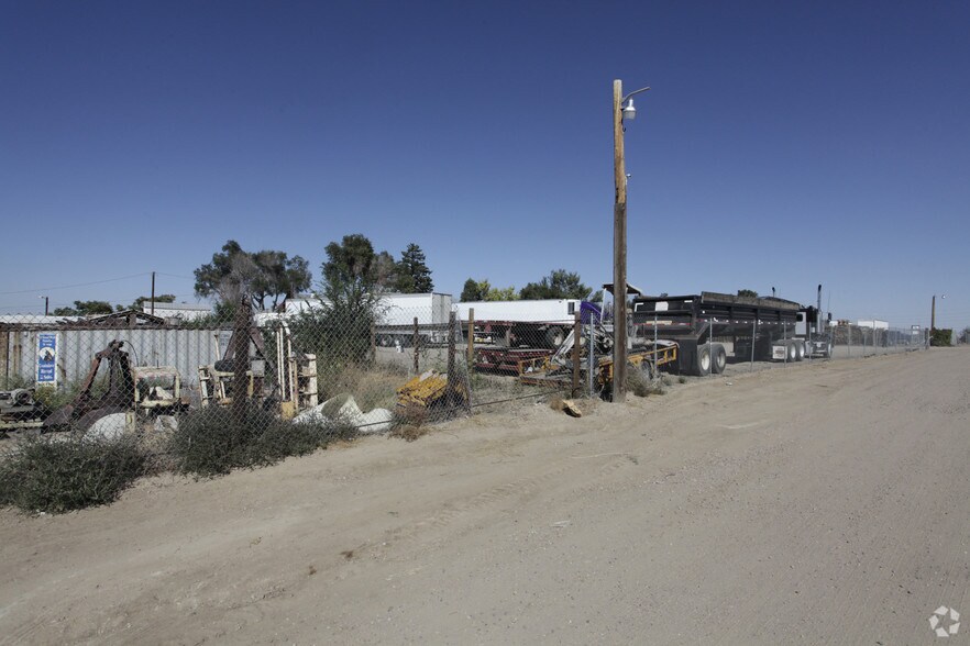 More Photos Of 9791 Brighton Rd, Henderson Warehouse For Lease