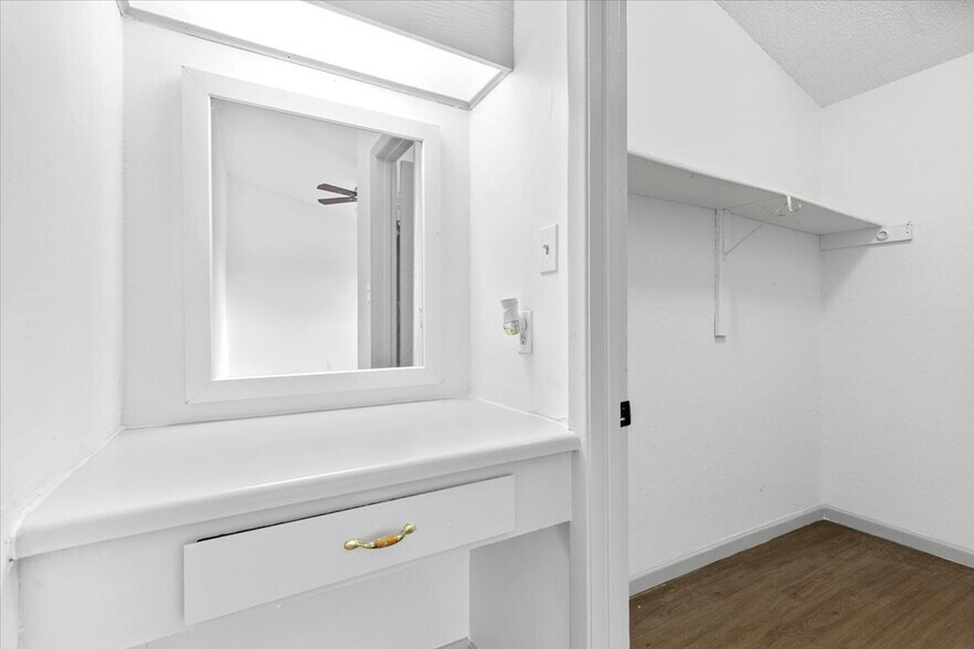 More Photos Of 5220 Tahoe Trl, Austin Apartments For Sale