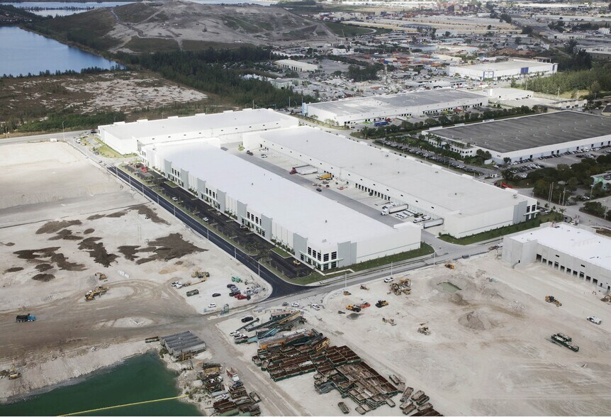 More Photos Of 8406 NW 90th, Medley Warehouse For Lease