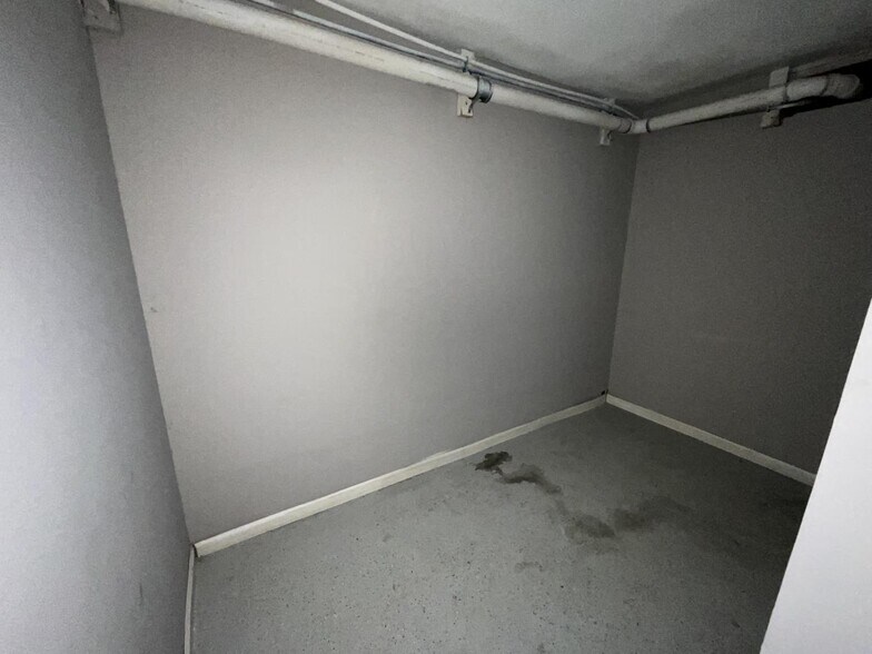 More Photos Of 2441 N Main St, East Point Service For Sale