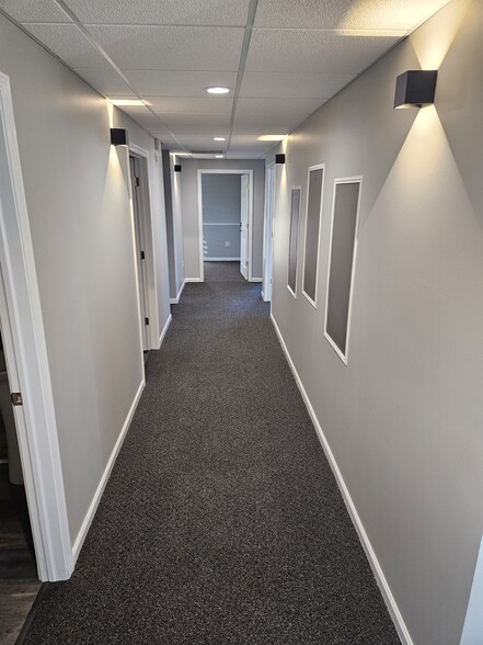 More Photos Of 6505 John J Pershing Dr, Omaha Warehouse For Lease