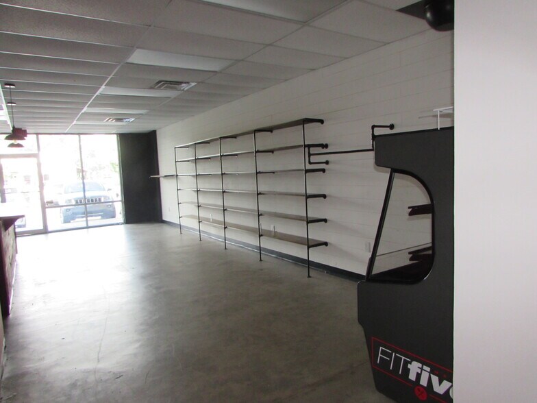 More Photos Of 1307 Highway 31 NW, Hartselle Freestanding For Lease