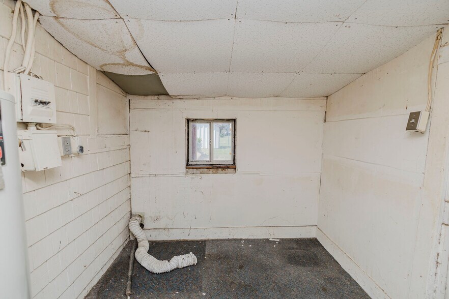 More Photos Of 1610 W 6th Ave, El Dorado General Retail For Sale
