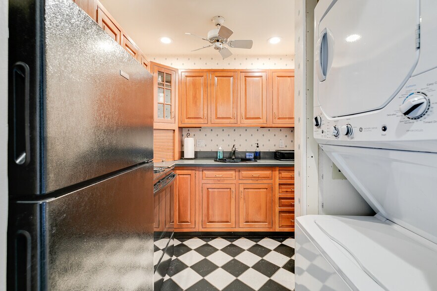 More Photos Of 1534 Packer Ave, Philadelphia Storefront Retail Office For Sale