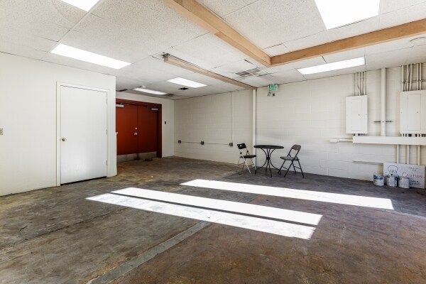 More Photos Of 1244 Iron Horse Dr, Park City General Retail For Lease