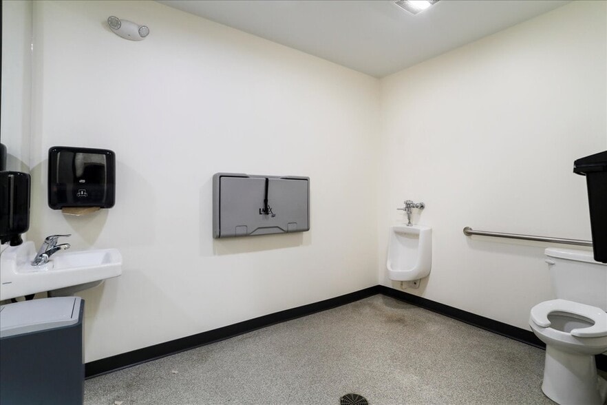 More Photos Of 985 Baltimore Pike, Gettysburg Storefront For Sale