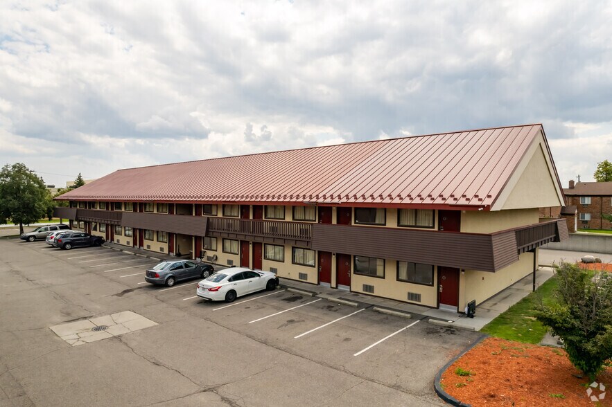More Photos Of 32511 Concord Dr, Madison Heights Hotel For Sale