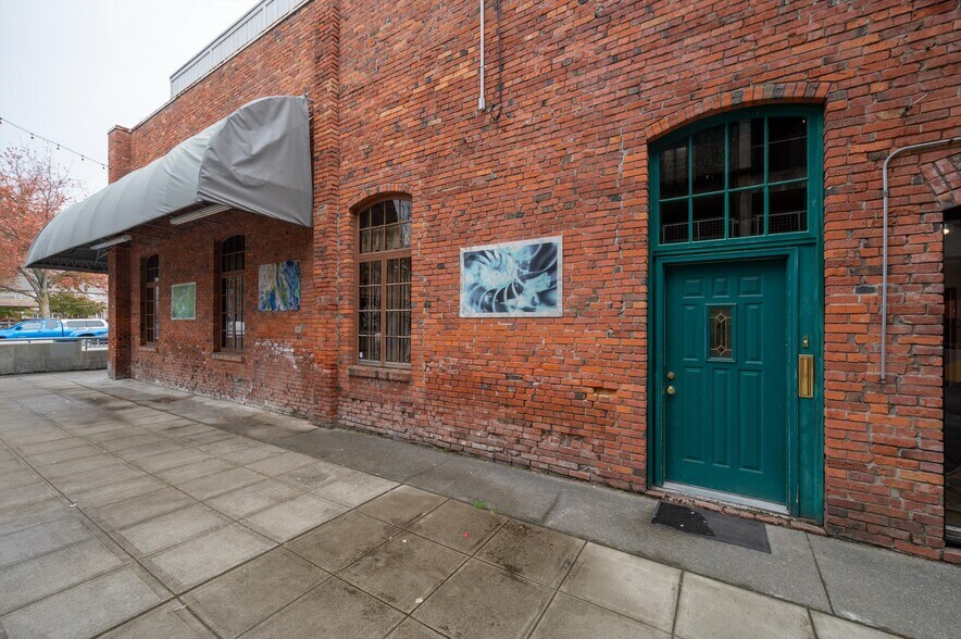 More Photos Of 1324 Commercial, Bellingham General Retail For Sale