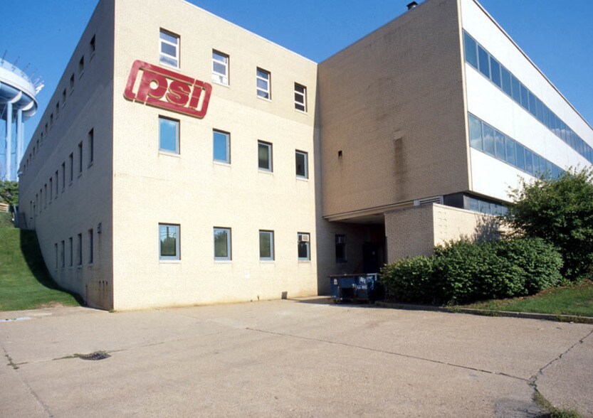 More Photos Of 850 Poplar St, Pittsburgh Flex For Sale