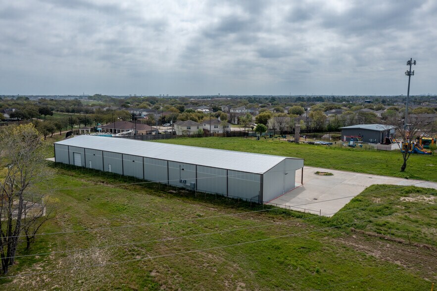 Primary Photo Of 6424 Queenston Blvd, Houston Light Distribution For Sale
