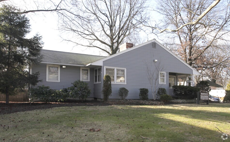 Primary Photo Of 73 Amboy Ave, Metuchen Medical For Sale