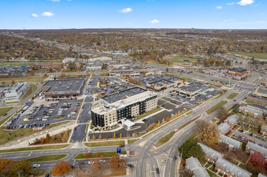 More Photos Of Woodward Ave, Royal Oak Unknown For Lease