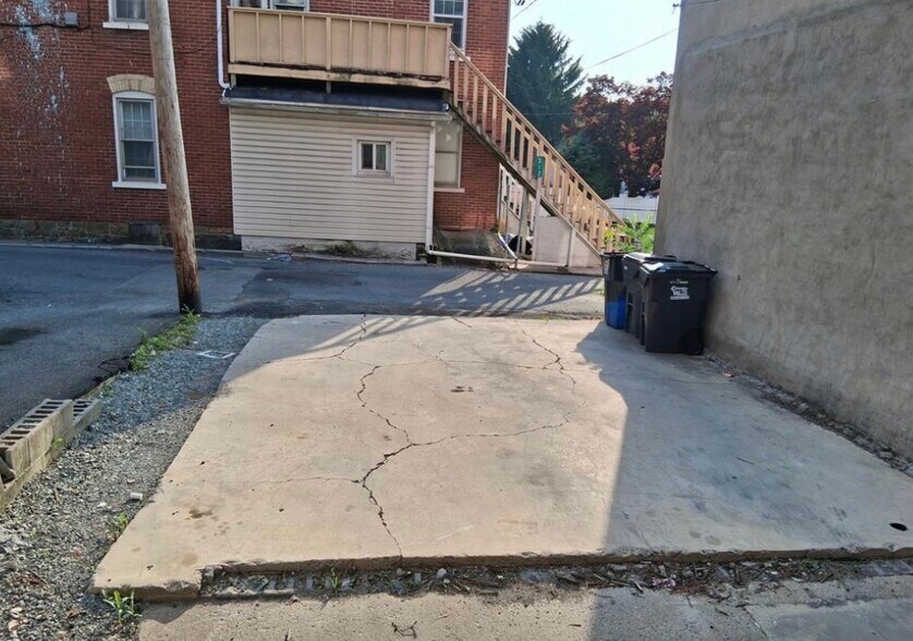 More Photos Of 658 Main St, Slatington Specialty For Lease