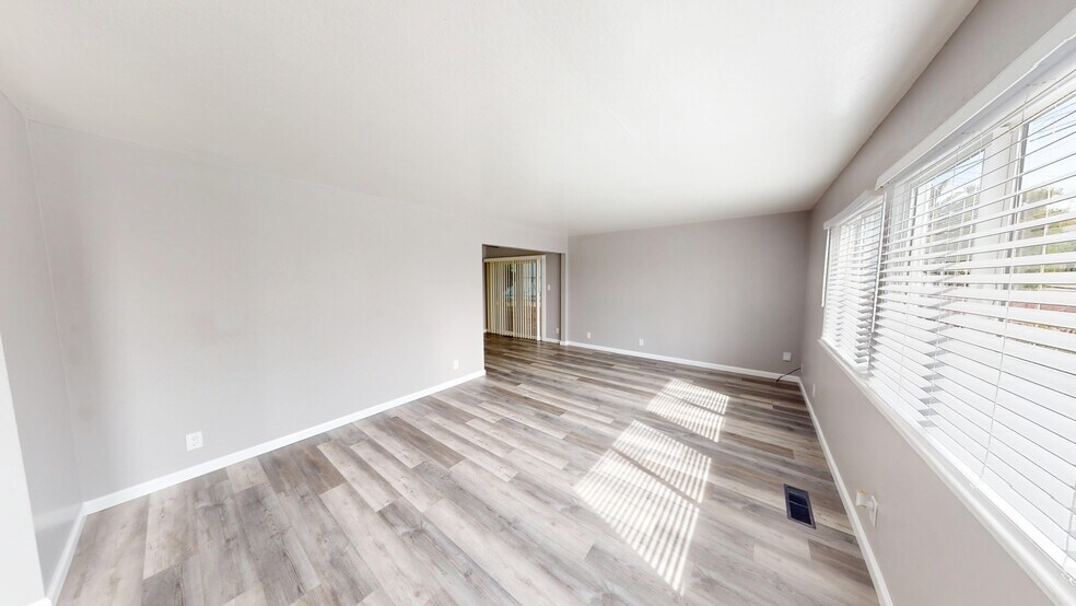 More Photos Of 2105 48th Ave, Oakland Apartments For Sale