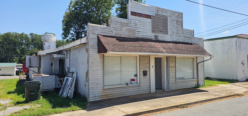 More Photos Of 6 N Roosevelt St, York Restaurant For Sale