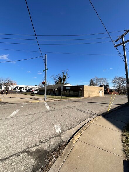 More Photos Of 1000-1010 Broadview Blvd, Brackenridge Freestanding For Sale