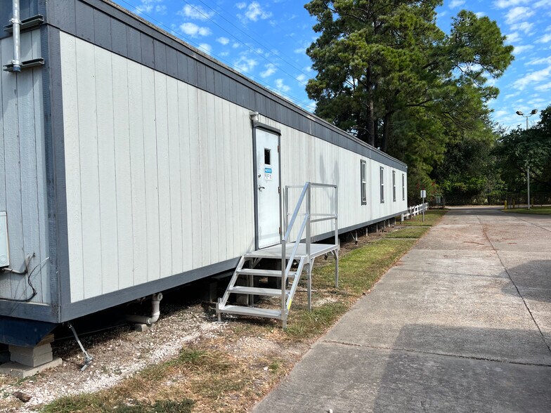 More Photos Of 17617 Aldine Westfield Rd, Houston Specialty For Sale