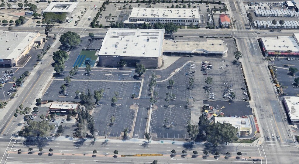 More Photos Of 659-689 W 2nd St, San Bernardino Freestanding For Lease