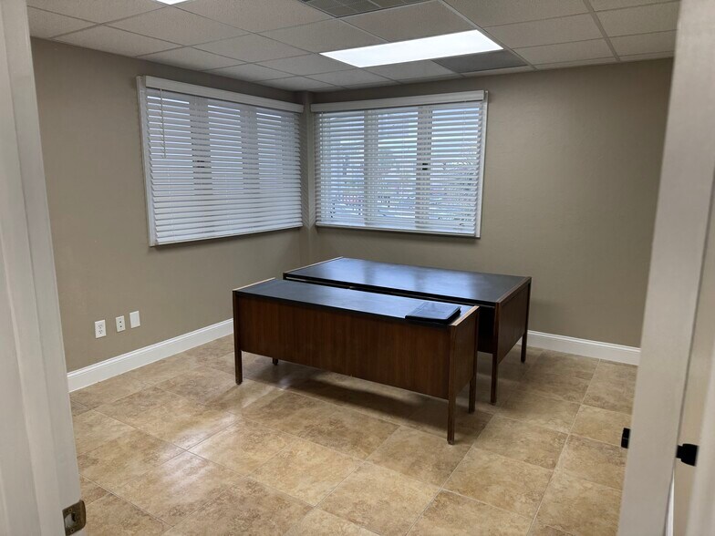 More Photos Of 1705 Colonial Blvd, Fort Myers Medical For Lease