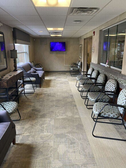 More Photos Of 515 N Lafayette Blvd, South Bend Medical For Sale