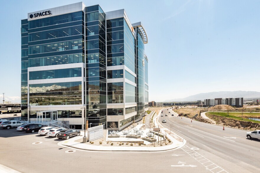 More Photos Of 3300 N Triumph Blvd, Lehi Office For Lease