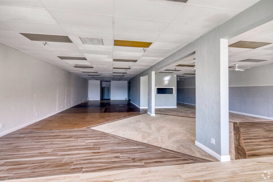 More Photos Of 4400 Bee Ridge Rd, Sarasota Unknown For Lease