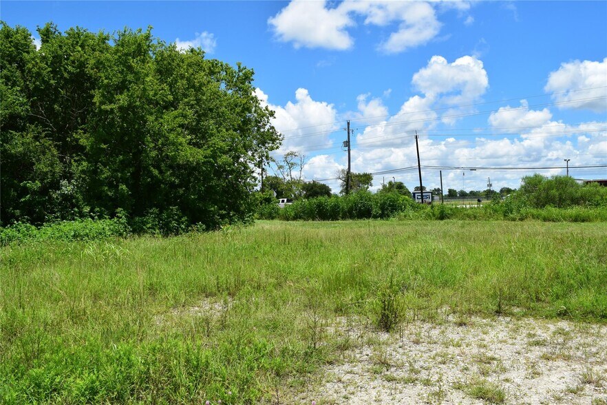 More Photos Of Highway 35, Pearland Land For Sale