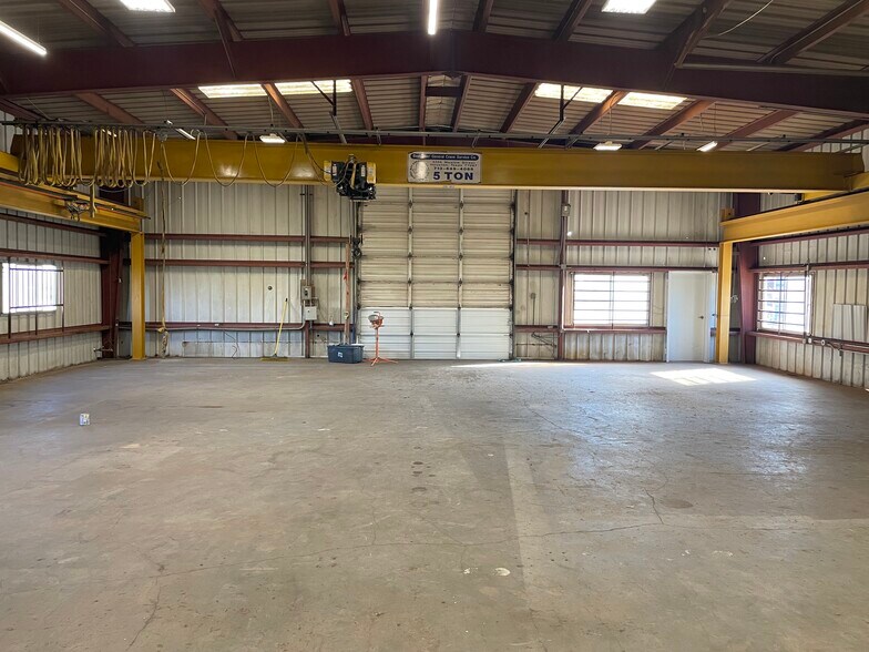More Photos Of 6654 Leopard St, Corpus Christi Warehouse For Lease