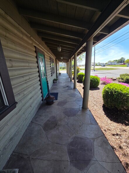 More Photos Of 352 Three Springs Rd, Bowling Green Office For Sale