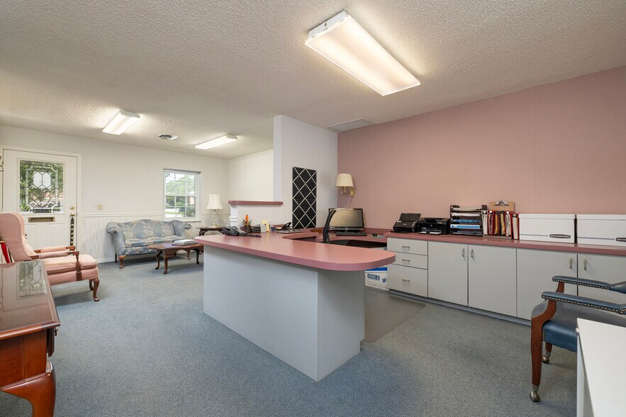 More Photos Of 2300 W Bay Dr, Largo Office Residential For Lease