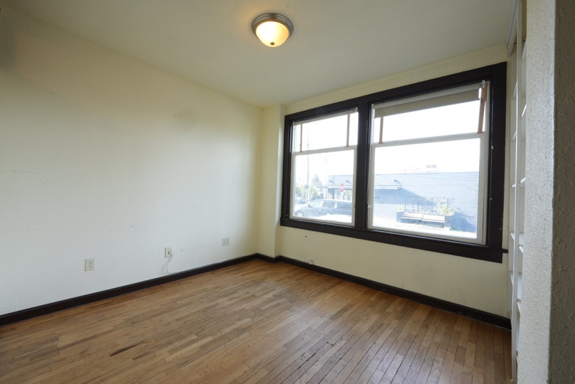 More Photos Of 8212-8218 Greenwood Ave N, Seattle Storefront Retail Residential For Lease