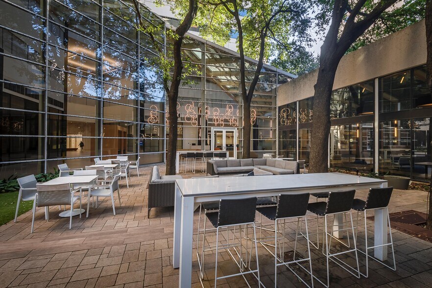 More Photos Of 12770 Merit Dr, Dallas Office For Lease