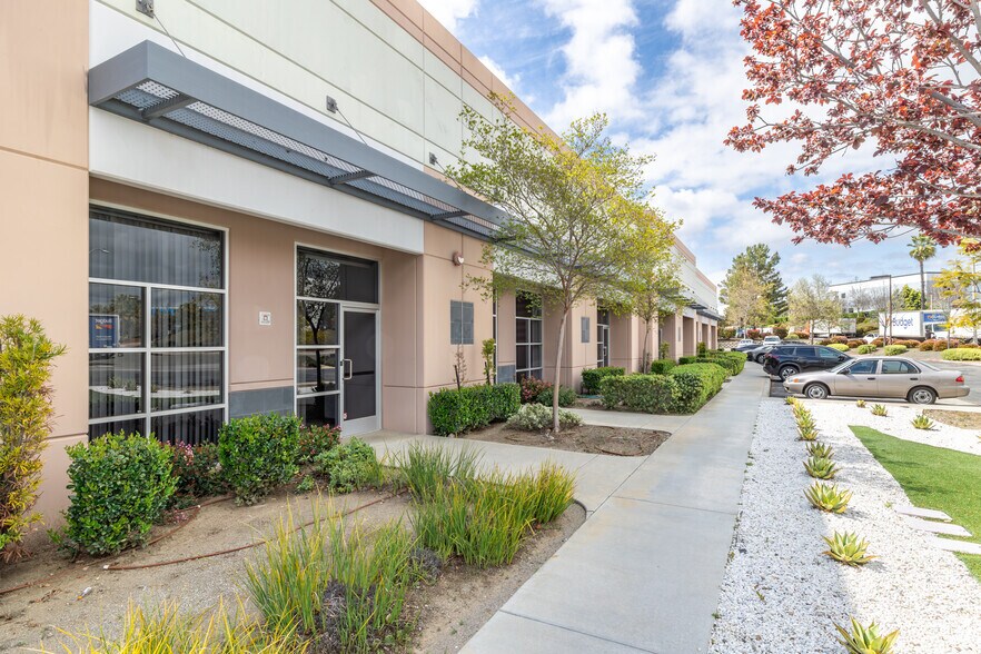 More Photos Of 30111 Technology Dr, Murrieta Unknown For Lease