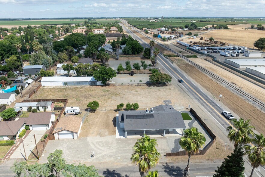 More Photos Of 720 N 2nd St, Patterson Specialty For Sale